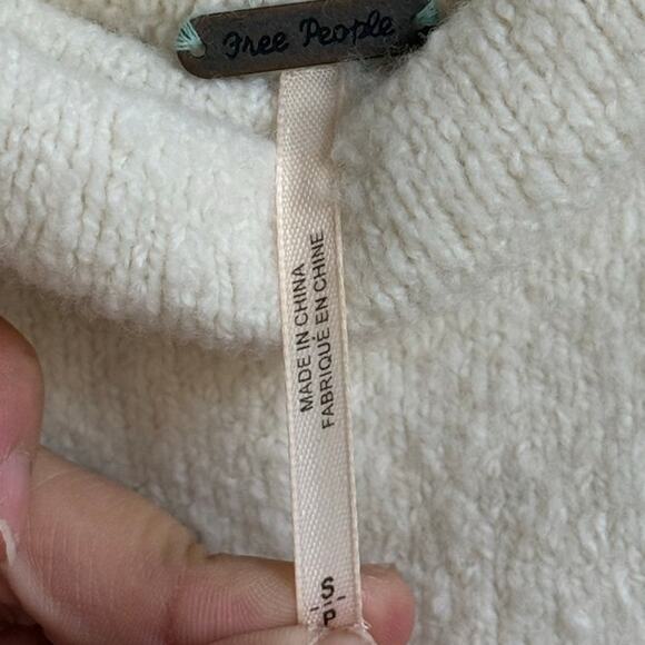 Free‎ People Echo Beach Cowl Neck Sweater Size Small Cozy Warm Chic - Picture 7 of 7